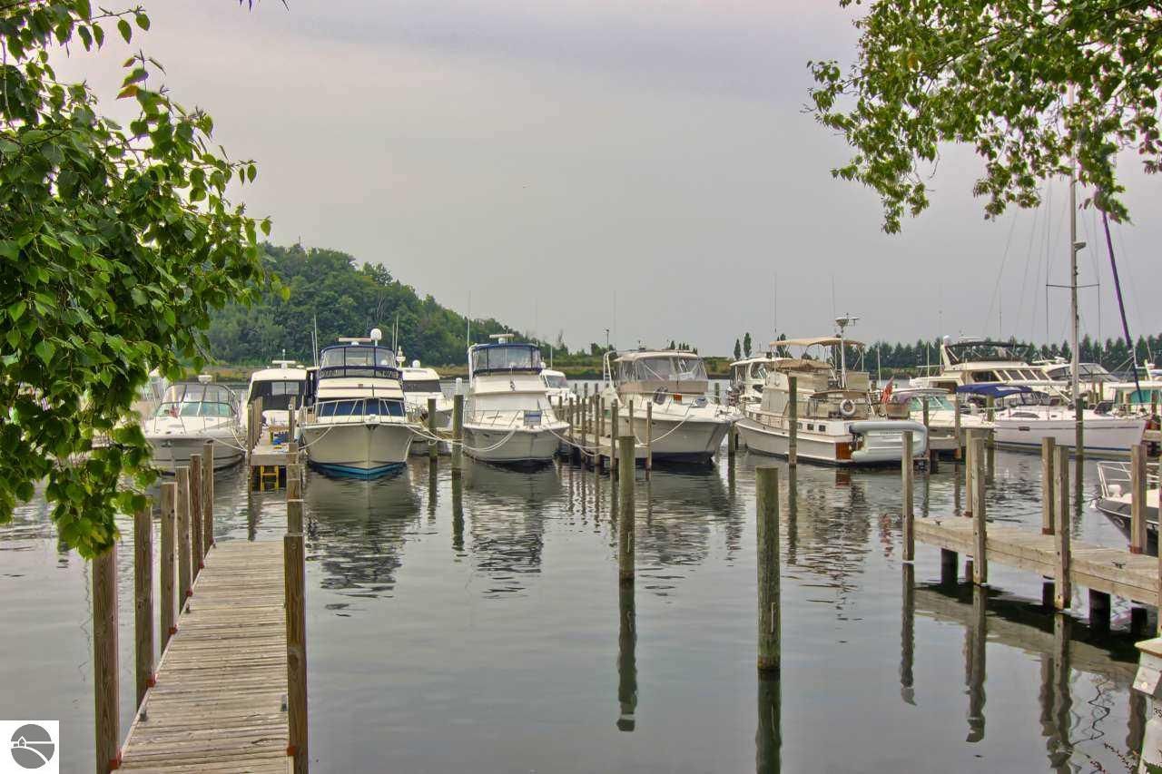 320 Main St, Frankfort, MI 49635